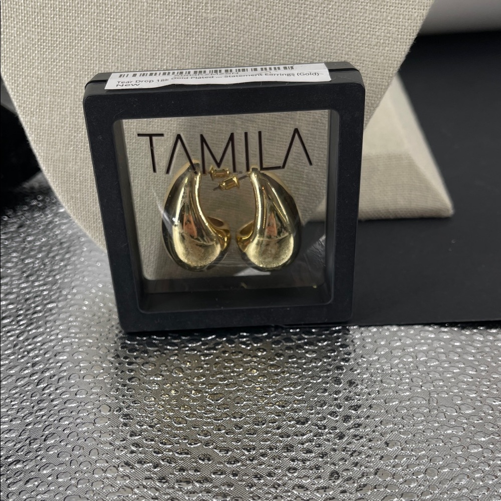2.14.26-1 Tamils NWT Teardrop 18k Gold plated Earrings